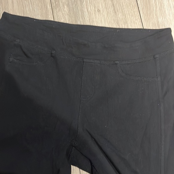Black pull up lole pants - Picture 2 of 4